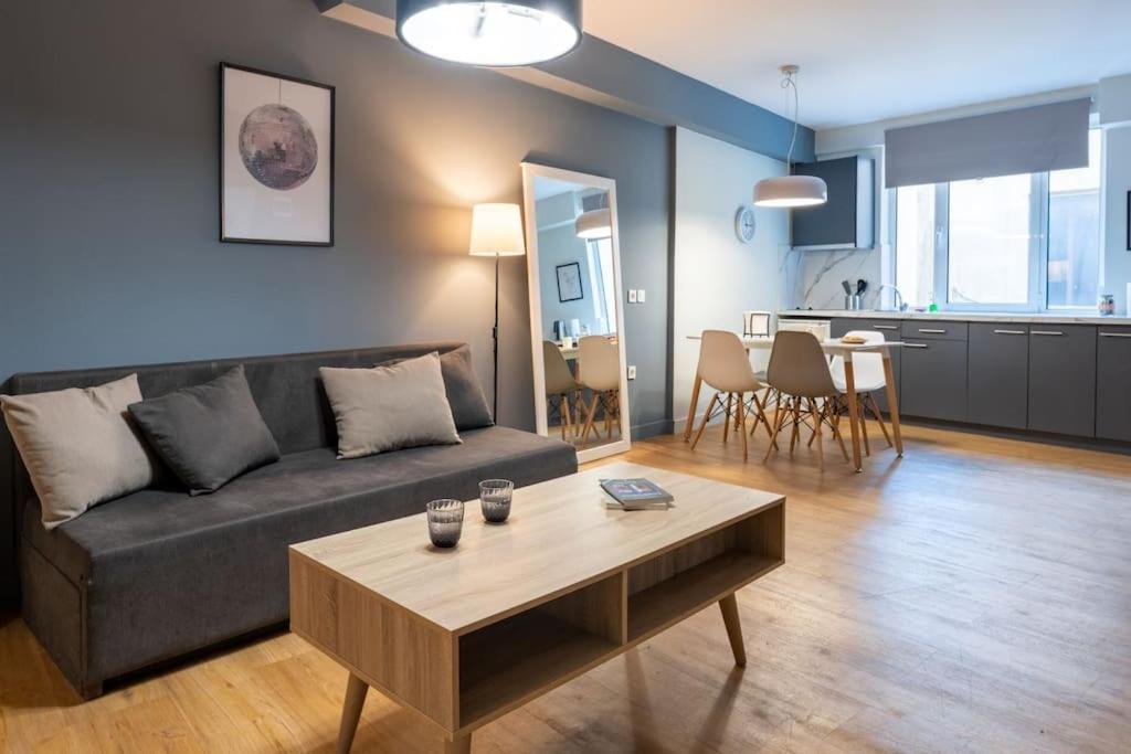 Central, Spacious Studio 5 Min Walk To Acropolis Афины Экстерьер фото